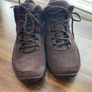 Merrell Addison Hiking Boots - size 8